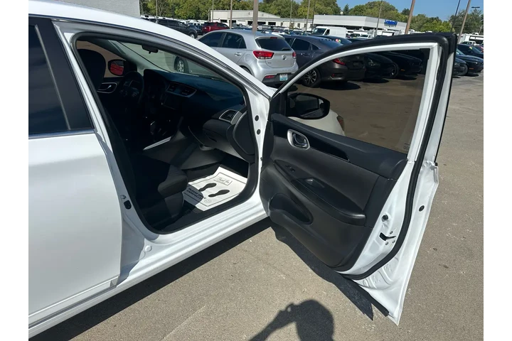 $10980 : 2019 Sentra SV CVT *Ltd Avail* image 8