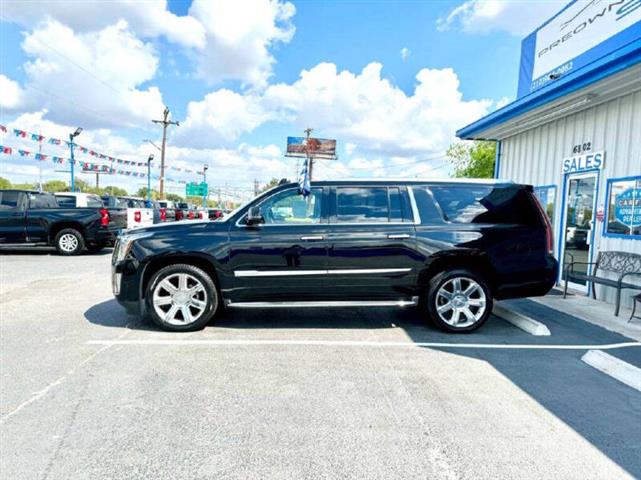 $29990 : 2017 Escalade ESV Luxury image 8