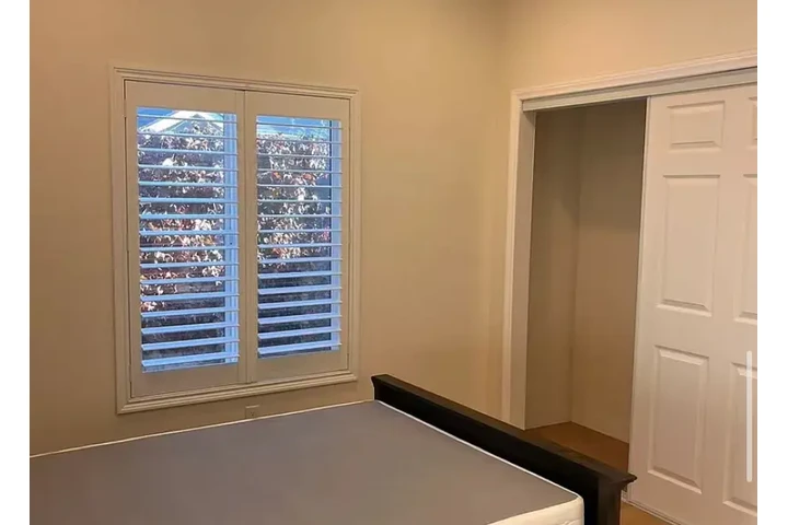 $2190 : Home Features: 3 Bedrooms, 3b image 1