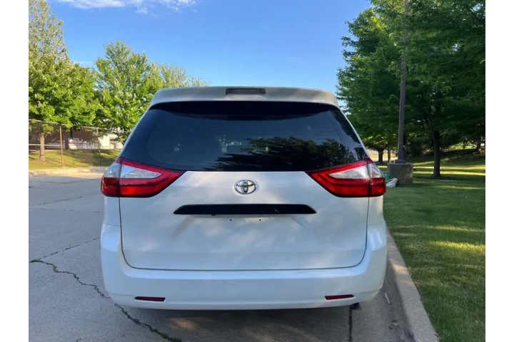 $9997 : 2015 Sienna L 7-Passenger image 7