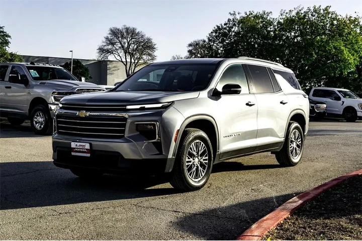 $39795 : Chevrolet Traverse 2026 4X4 image 8