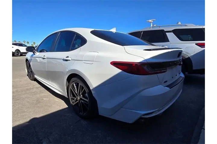 $33988 : Toyota Camry 2025 SE 4dr Sed image 4