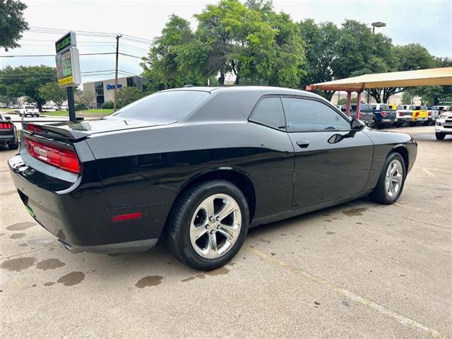 $11987 : 2014 DODGE CHALLENGER SXT image 7