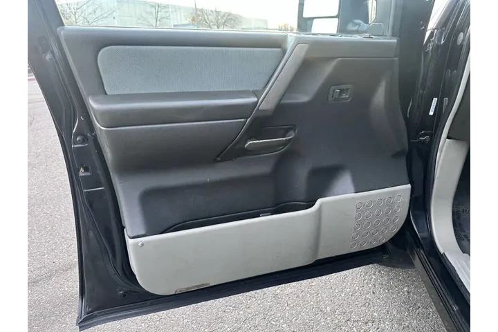 $8495 : 2004 Titan SE image 10