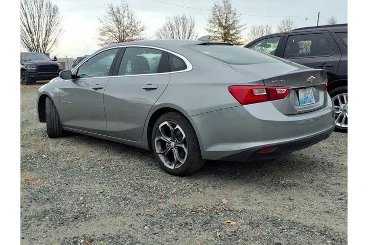 $18987 : Chevrolet Malibu 2024 LT 4dr image 9