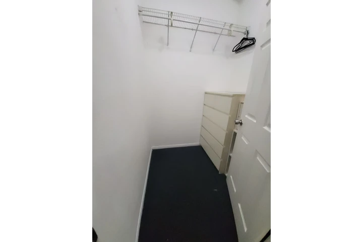 $1200 : Cuarto  de  Renta  !!!! image 1