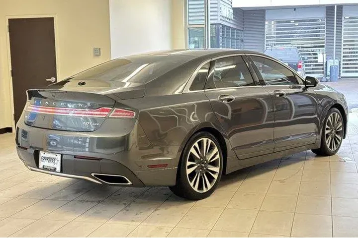 $15997 : Lincoln MKZ 2019 AWD Reserve image 4