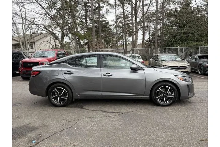 $17285 : Nissan Sentra 2024 SV 4dr Se image 6
