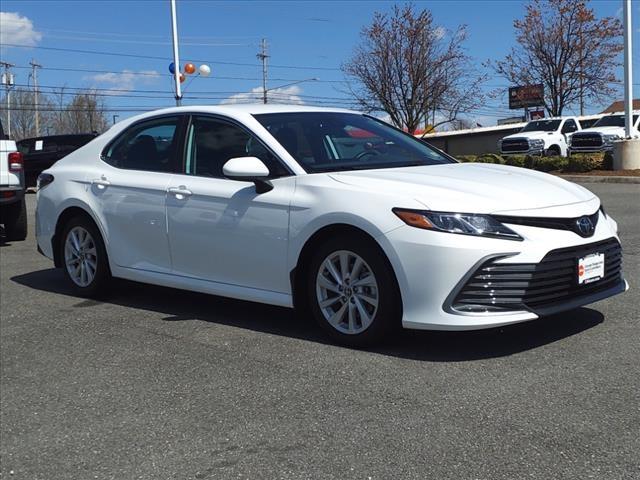 $22990 : PRE-OWNED 2022 TOYOTA CAMRY LE image 2
