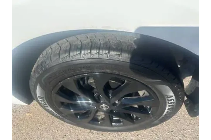 2018 Sentra SL image 3