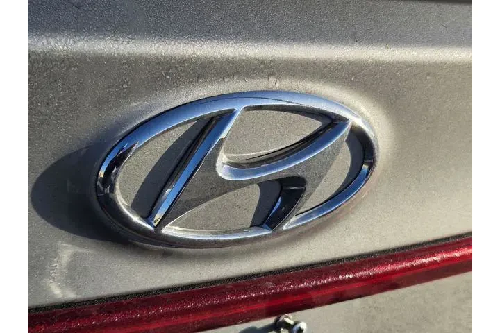 $18991 : Hyundai SANTA FE 2021 AWD SE image 9