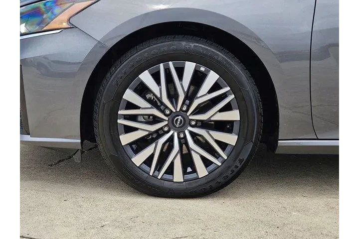 $19275 : Nissan Altima 2025 2.5 SV 4d image 10