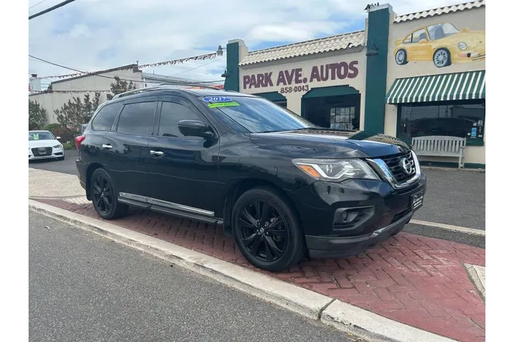 $8995 : 2017 Pathfinder Platinum image 2