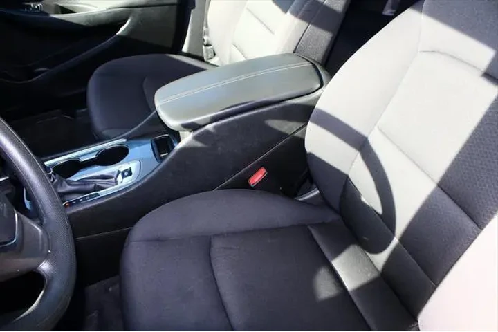 $20942 : Chevrolet Malibu 2024 LT 4dr image 3