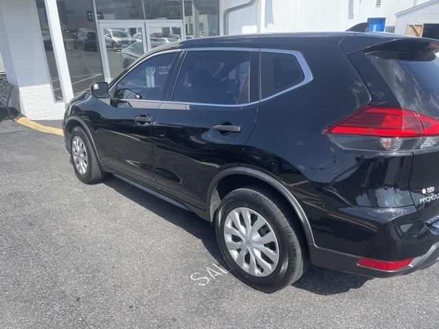 $13998 : PRE-OWNED 2017 NISSAN ROGUE S image 3