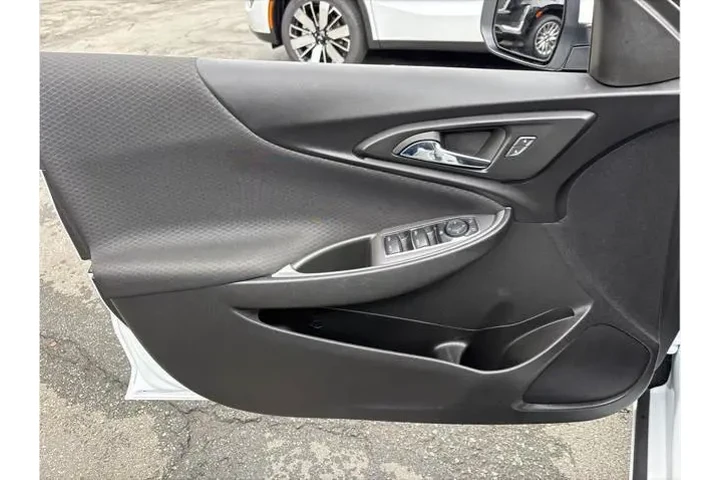 $18498 : Chevrolet Malibu 2023 LT 4dr image 8