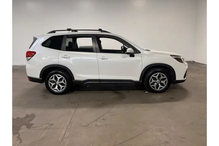 $17972 : Subaru Forester 2020 AWD Pre image 2