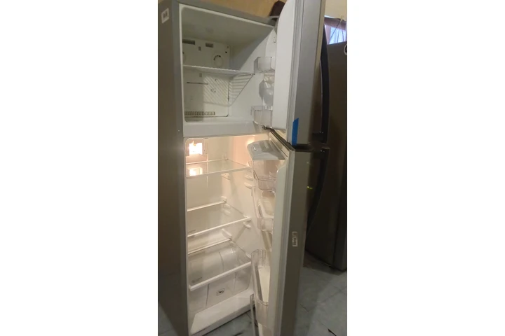$3500 : Refrigerador De Uso En Venta image 5