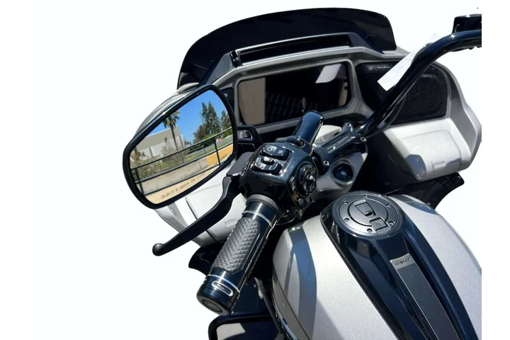 $35999 : 2023 Harley-Davidson CVO Road image 10