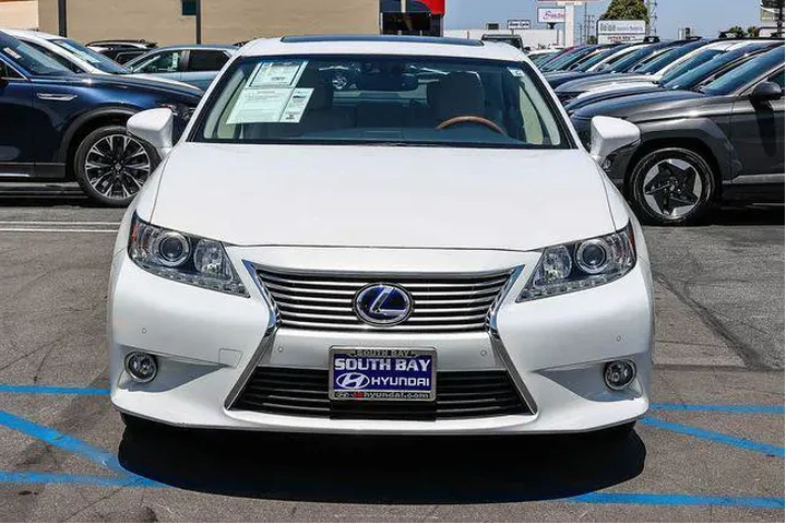 $17998 : Lexus ES 300h 2013 4dr Sedan image 2