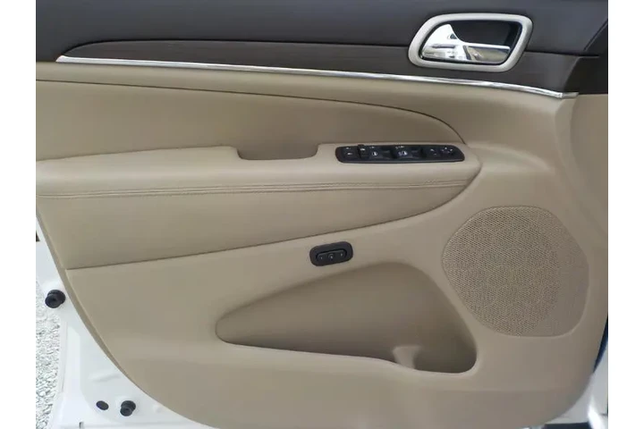 $12234 : 2015 Grand Cherokee Overland image 10