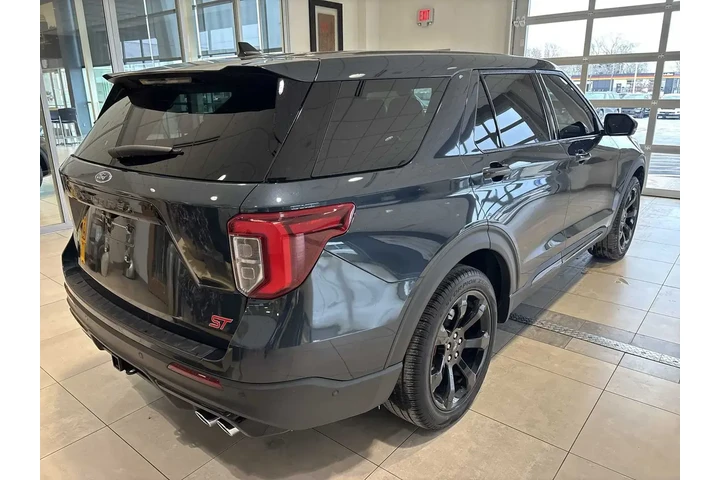 $37588 : Ford Explorer 2022 AWD ST 4d image 3