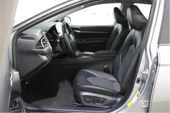 $29892 : Toyota Camry 2024 SE 4dr Sed image 3