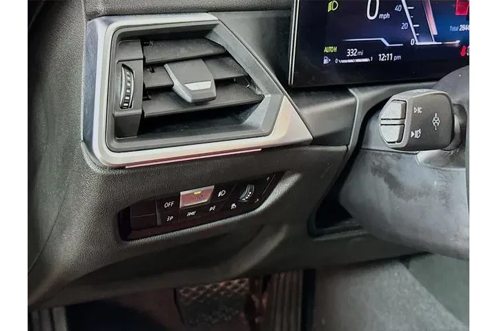 $32495 : BMW 3 Series 2023 AWD 330i x image 10