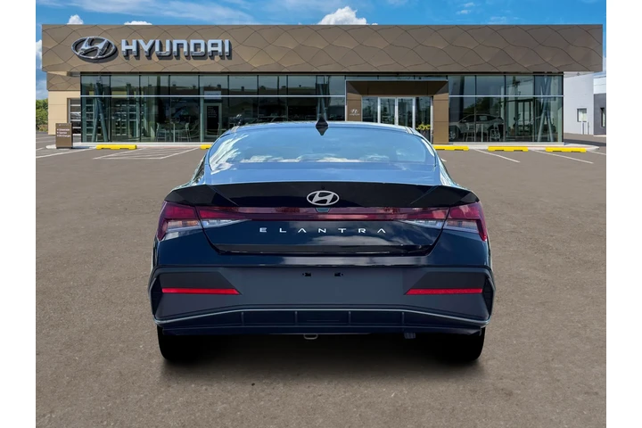 $22995 : Hyundai ELANTRA 2026 SE 4dr image 6