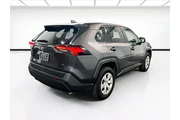 $25209 : Toyota RAV4 2023 LE 4dr SUV thumbnail