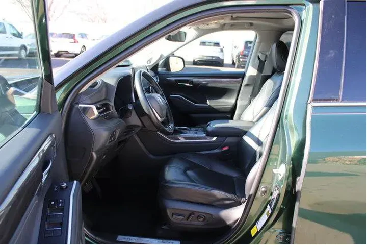 $34987 : Toyota Highlander 2023 Limit image 9