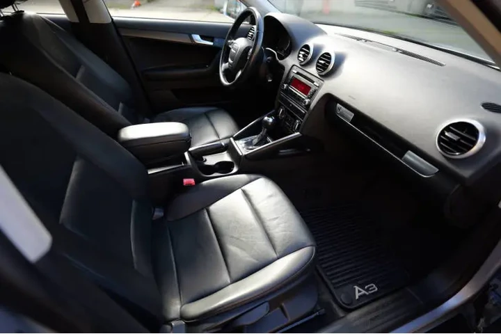 $8888 : 2011 A3 2.0T Premium PZEV image 8