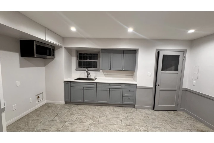 $3800 : Casa  4 Recámaras 2 Baños image 6