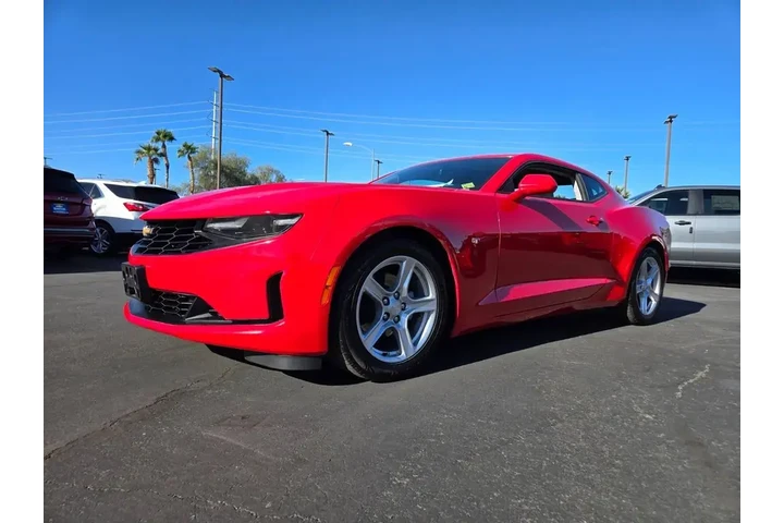 $25978 : Chevrolet Camaro 2023 LT 2dr image 2