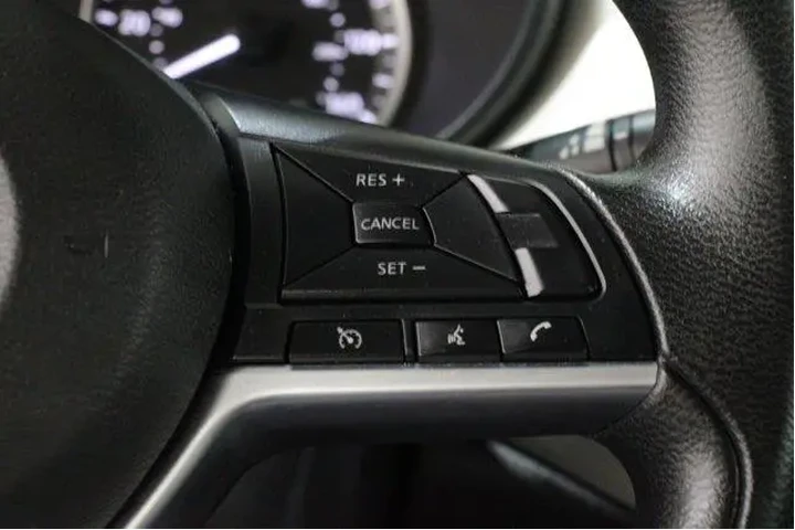 $13998 : Nissan Versa 2021 SV 4dr Sed image 7