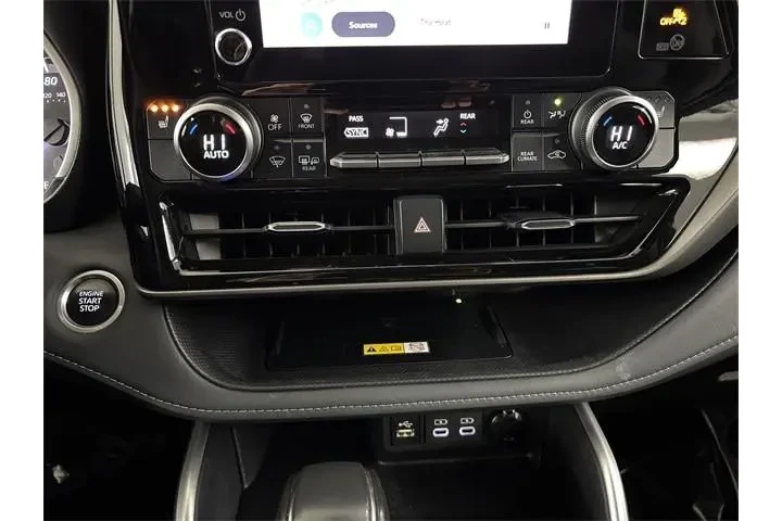 $34100 : Toyota Highlander 2024 LE 4d image 10