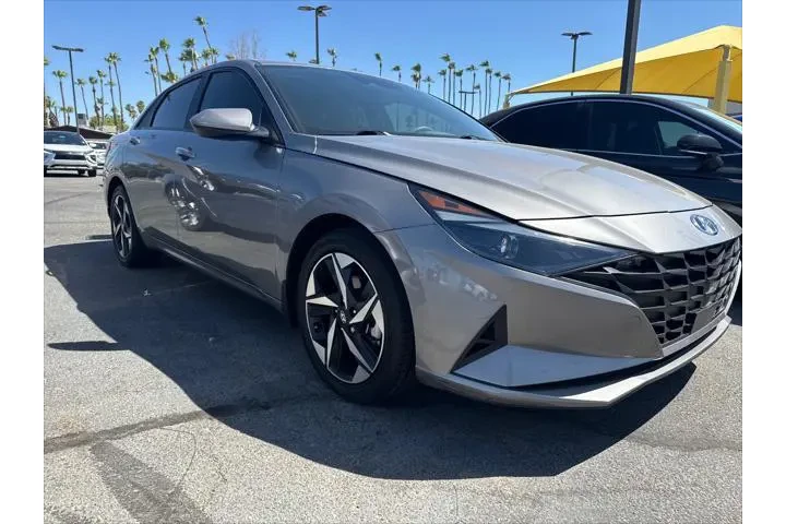 $21489 : Hyundai ELANTRA 2023 SEL 4dr image 3