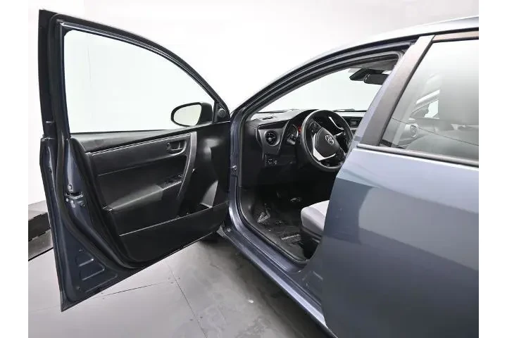 $12025 : Toyota Corolla 2017 L 4dr Se image 7