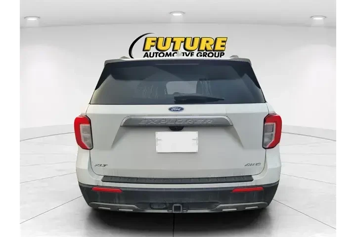 $27997 : Ford Explorer 2021 AWD XLT 4 image 4