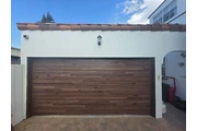 Plank wood grain garage door en Orange County