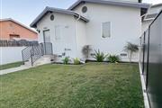 $2185 : 2Bedroom Home in Hoover St LA thumbnail