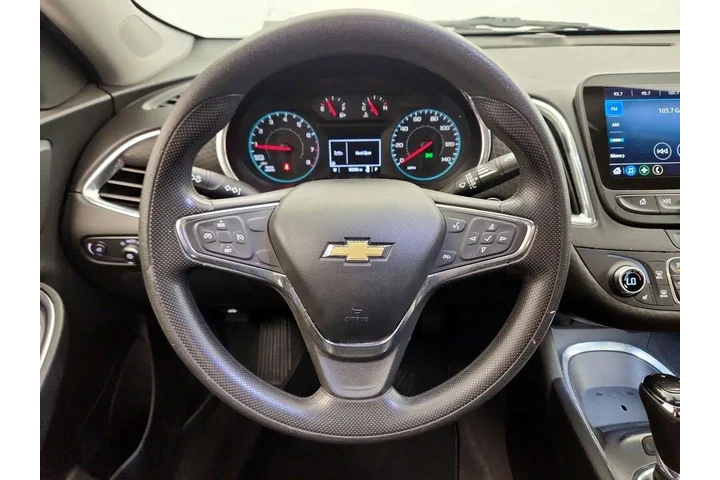 $15998 : Chevrolet Malibu 2020 LT 4dr image 10
