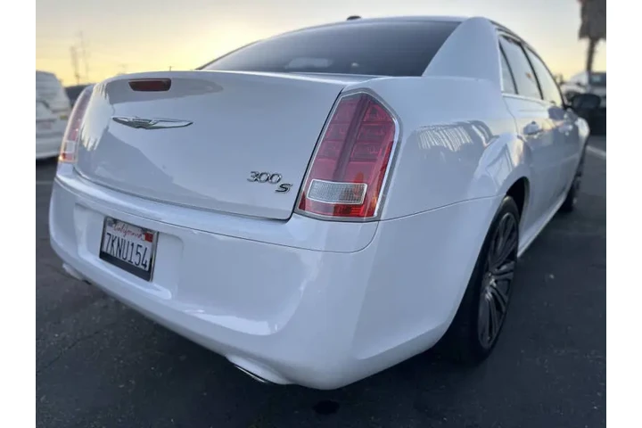 $8995 : 2013 300 S image 6