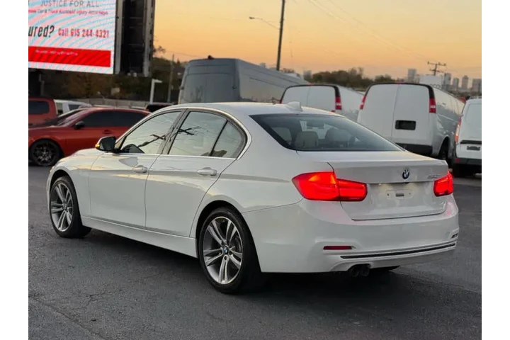 $16900 : 2018 BMW 3 Series 330i image 9