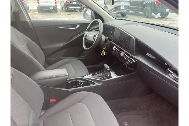 $20988 : Kia Niro 2023 LX 4dr Crossov image 8