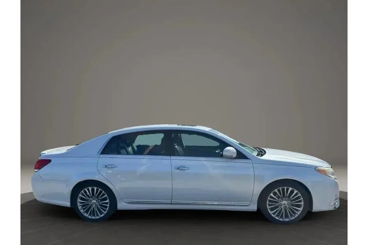 $13900 : 2012 Avalon Limited image 9