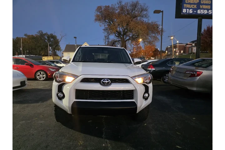 $23000 : 2019 4Runner SR5 4WD image 3