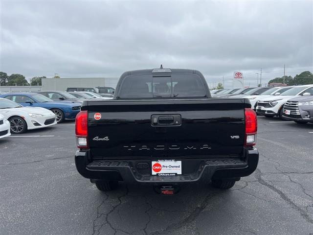 $36895 : PRE-OWNED 2023 TOYOTA TACOMA image 6