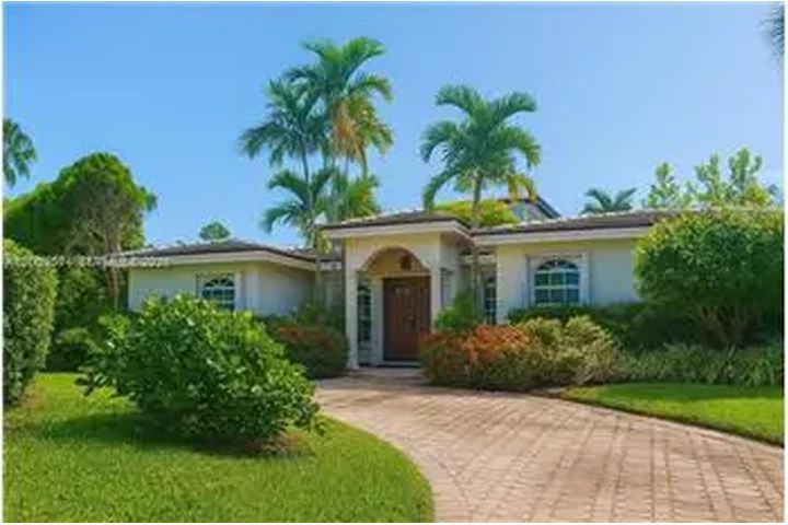 $11000 : Rental property with 4 bedro image 1