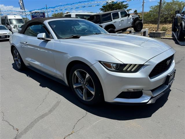 2016 Mustang image 3